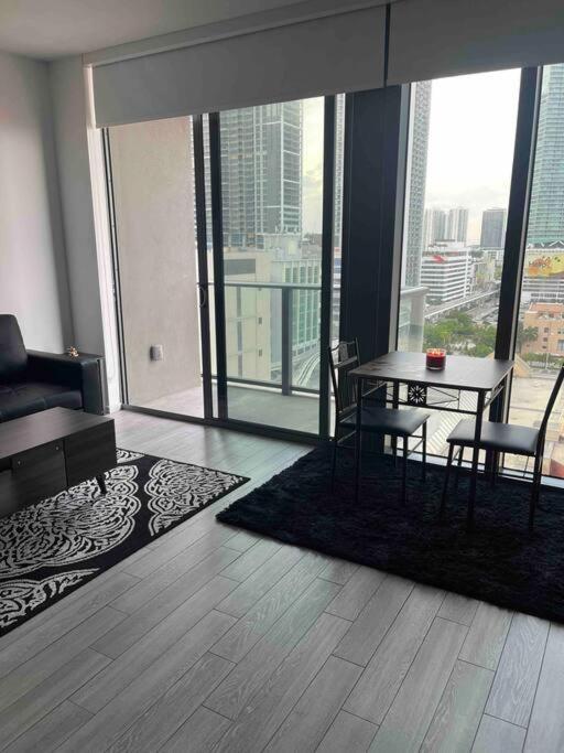 Vibrant Studio Downtown Miami Apartment Bagian luar foto